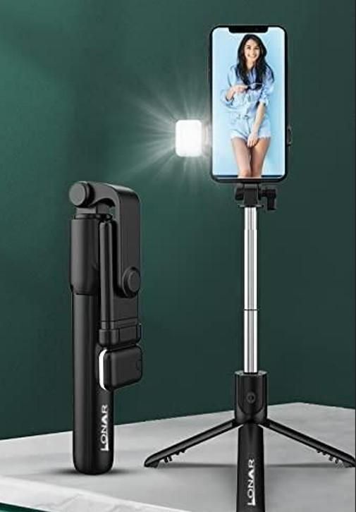 📸 Extendable Flash 3-in-1 Selfie Stick Tripod with Bluetooth Remote 🎉